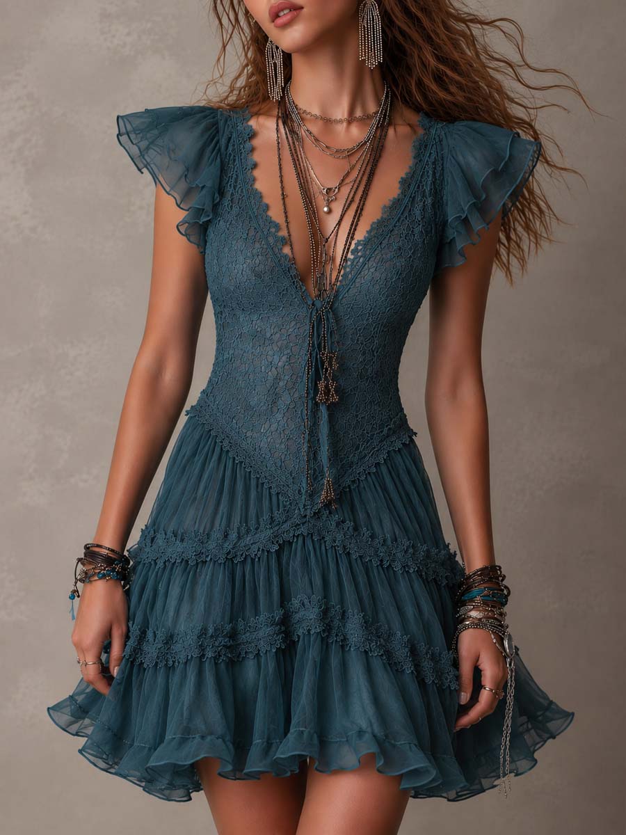 Elfriede – Blaues Spitzenkleid mit Volants
