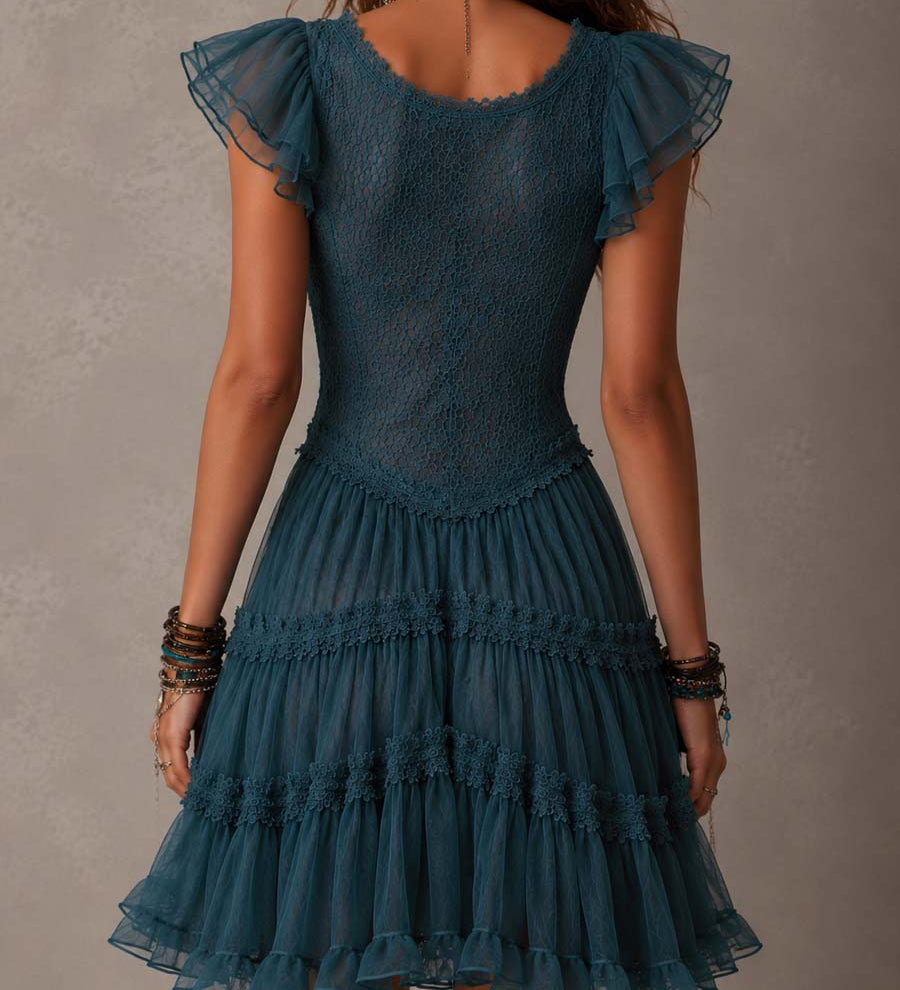 Elfriede – Blaues Spitzenkleid mit Volants