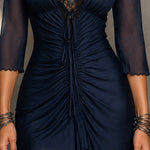 Doris – Marineblaues Kleid mit Spitzendetails