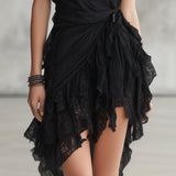 Birgit – Schwarzes Kleid mit asymmetrischem Volantsaum