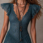 Elfriede – Blaues Spitzenkleid mit Volants