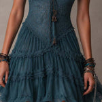 Elfriede – Blaues Spitzenkleid mit Volants