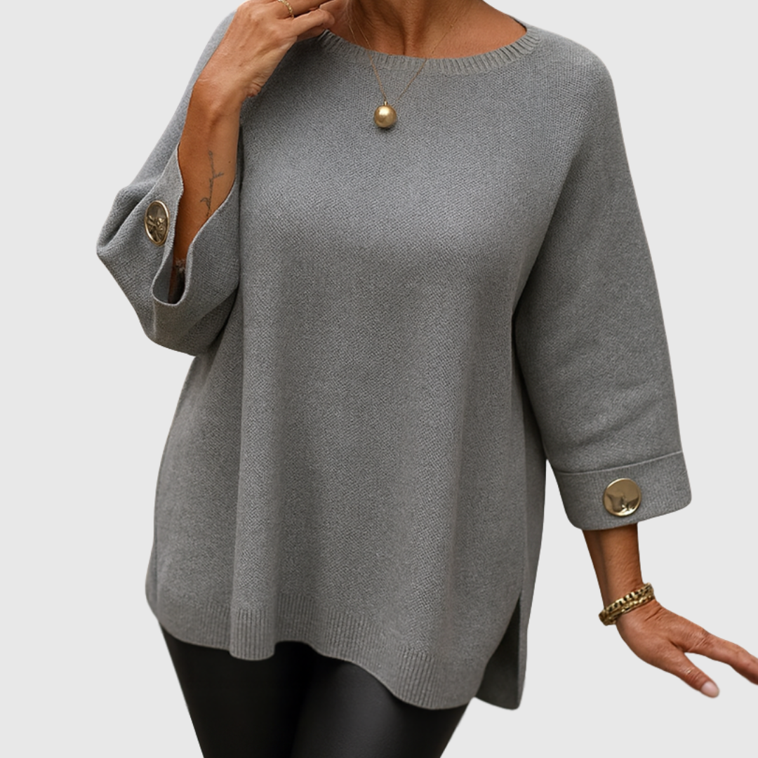 Juliana – Cremefarbener Pullover mit Zierknöpfen