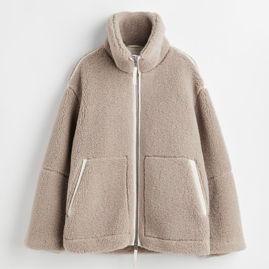 Anastasia – Beige Teddyjacke mit Stehkragen