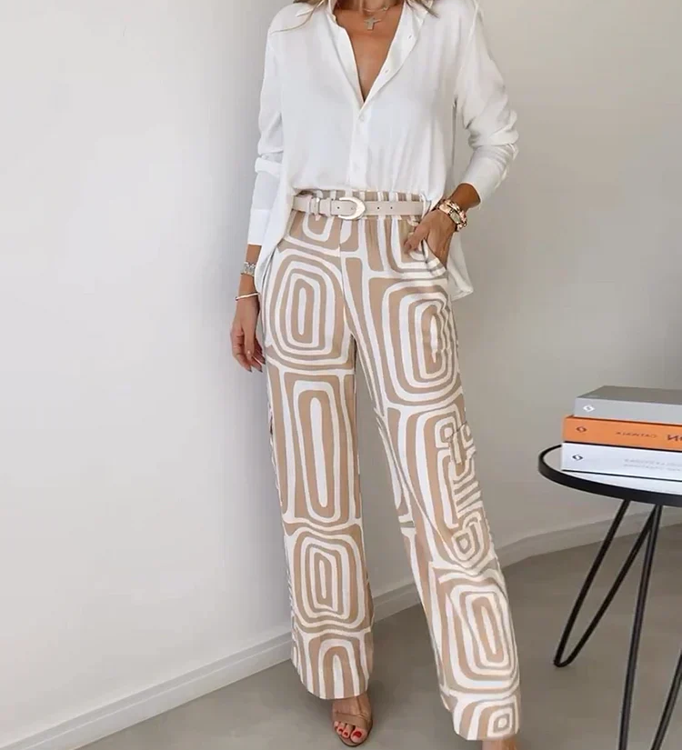 Liviana – Weisses Set mit Grafikmusterhose