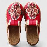 Clarize - Flache Sandalen mit Stickereien