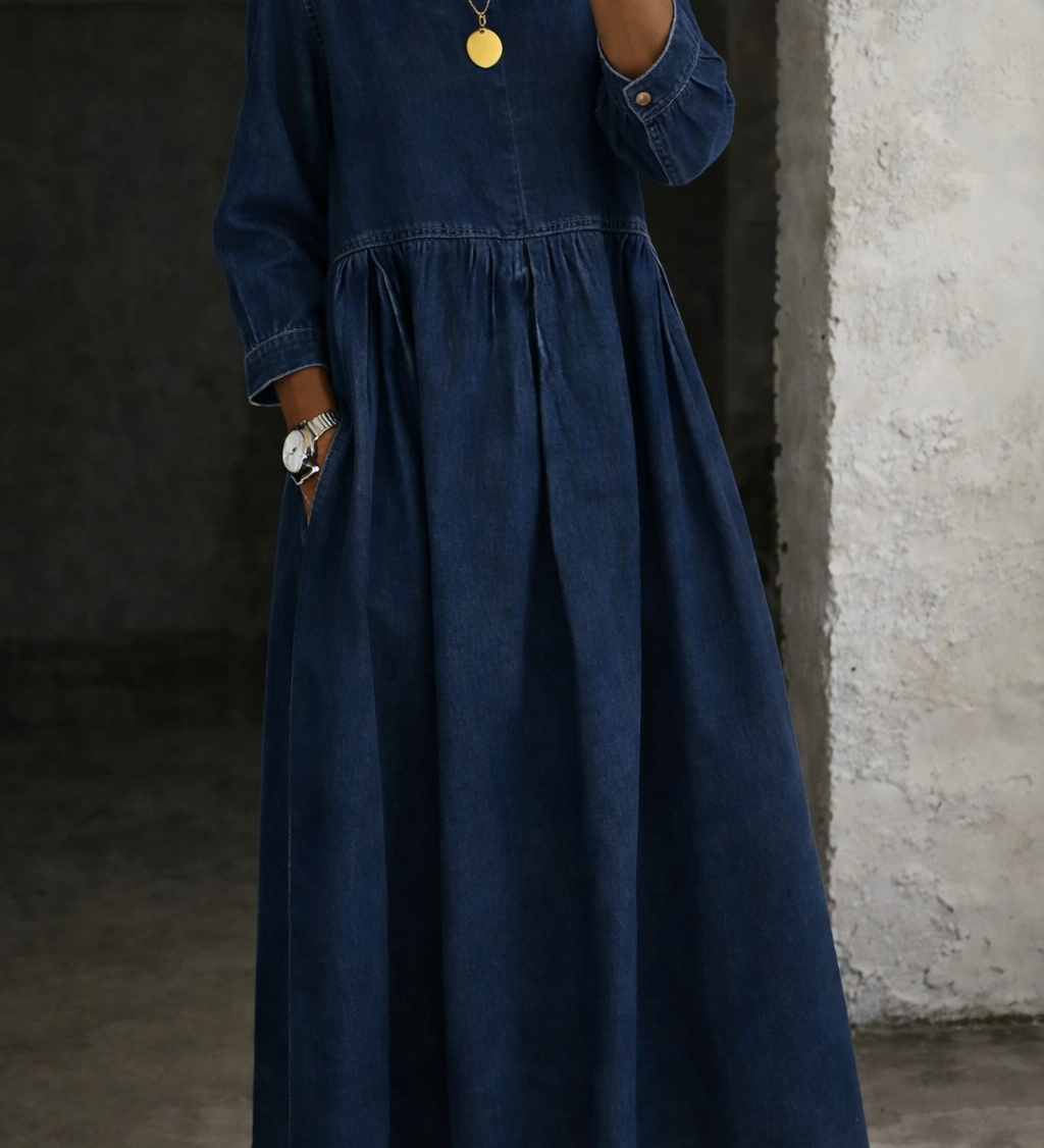 Clarissa – Dunkelblaues Denimkleid in Maxilänge