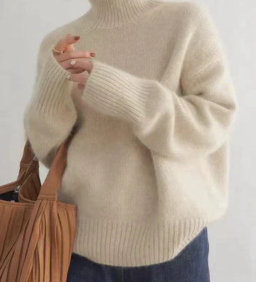 Amaya – Cremefarbener Rollkragenpullover mit Rippstruktur