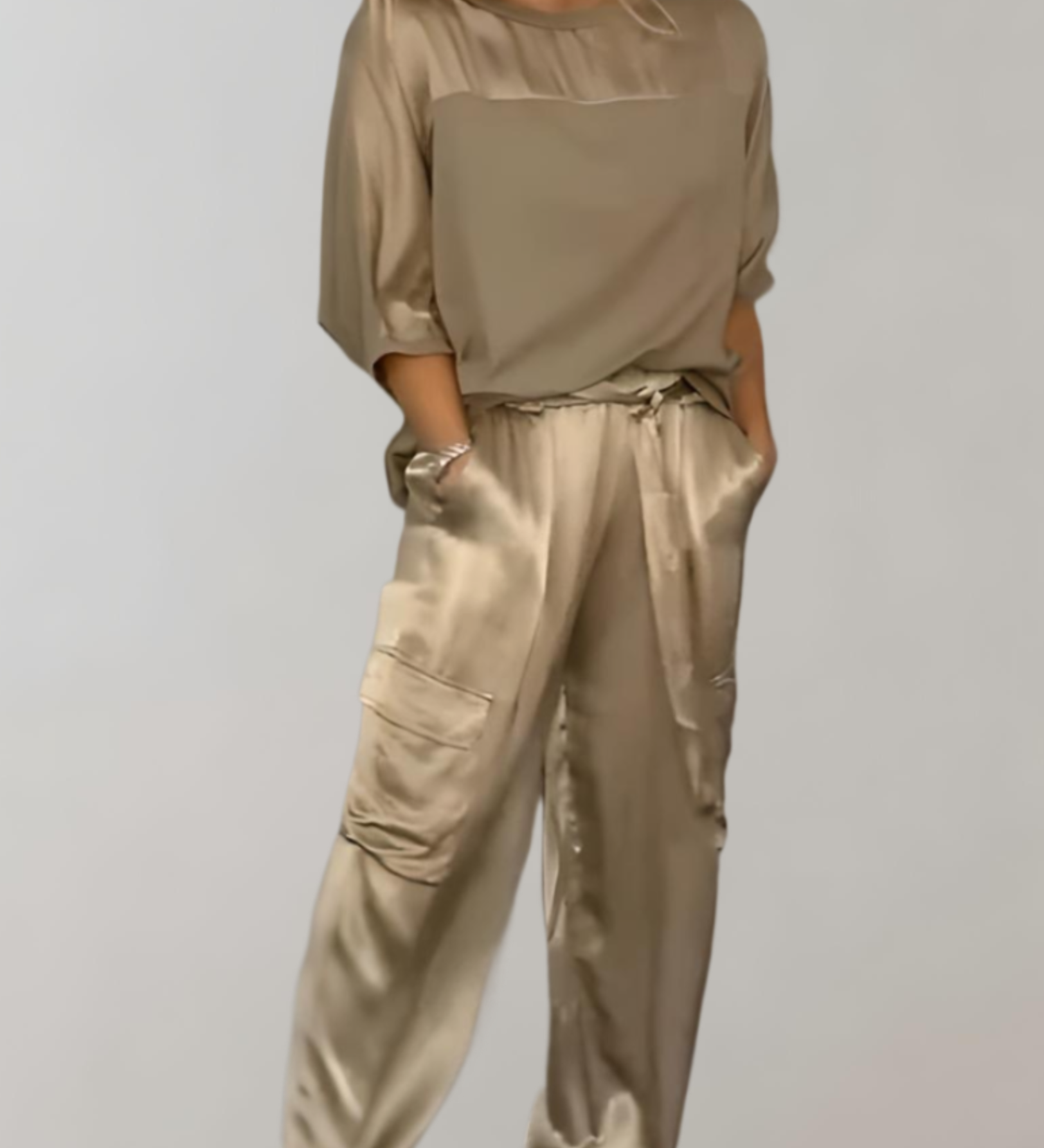 Fenella – Beiges Set mit Cargohose