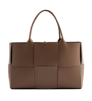 Léa – Brauner Shopper mit Flechtstruktur