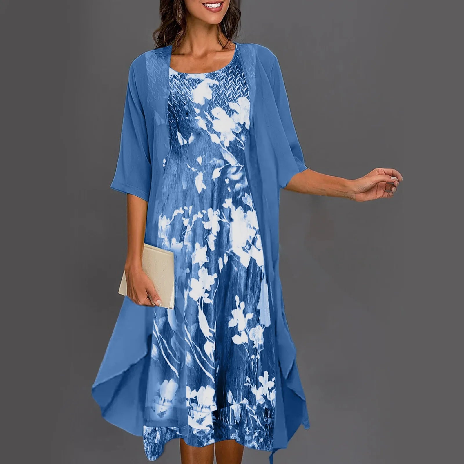Anita – Blaues Blumenkleid mit Chiffonjacke