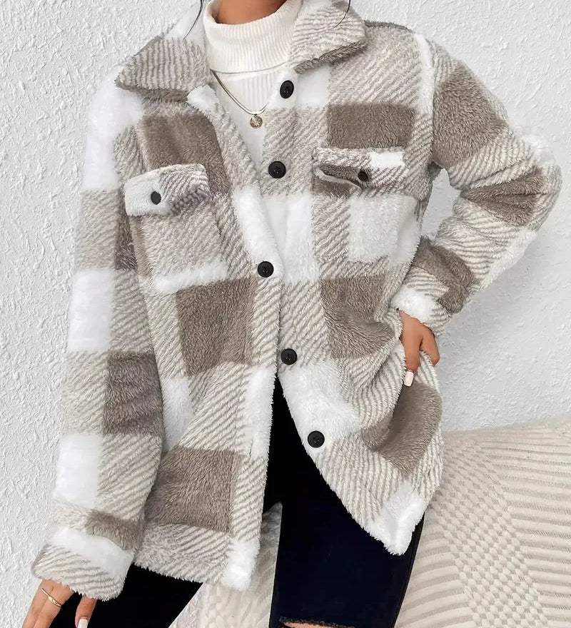 Matilda – Cremefarbene Hemdjacke mit Karomuster