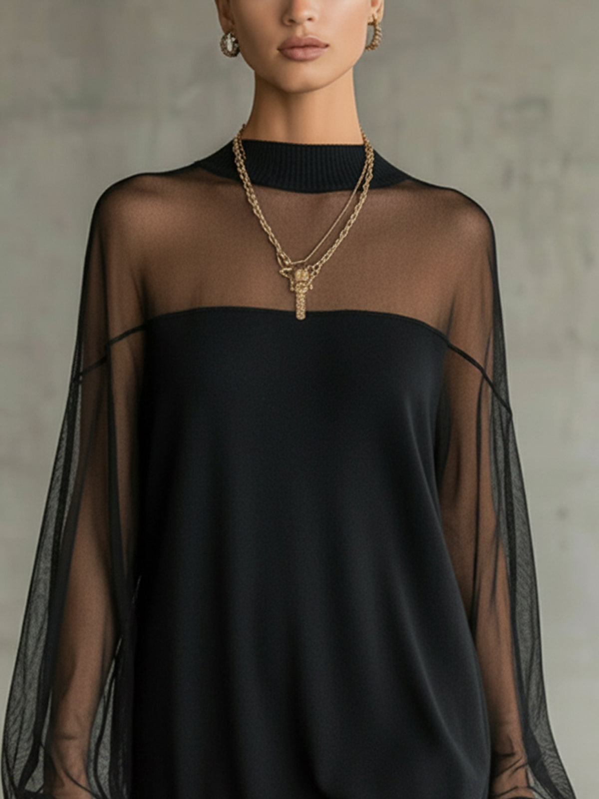Theresia – Schwarzes Kleid mit transparenten Ärmeln