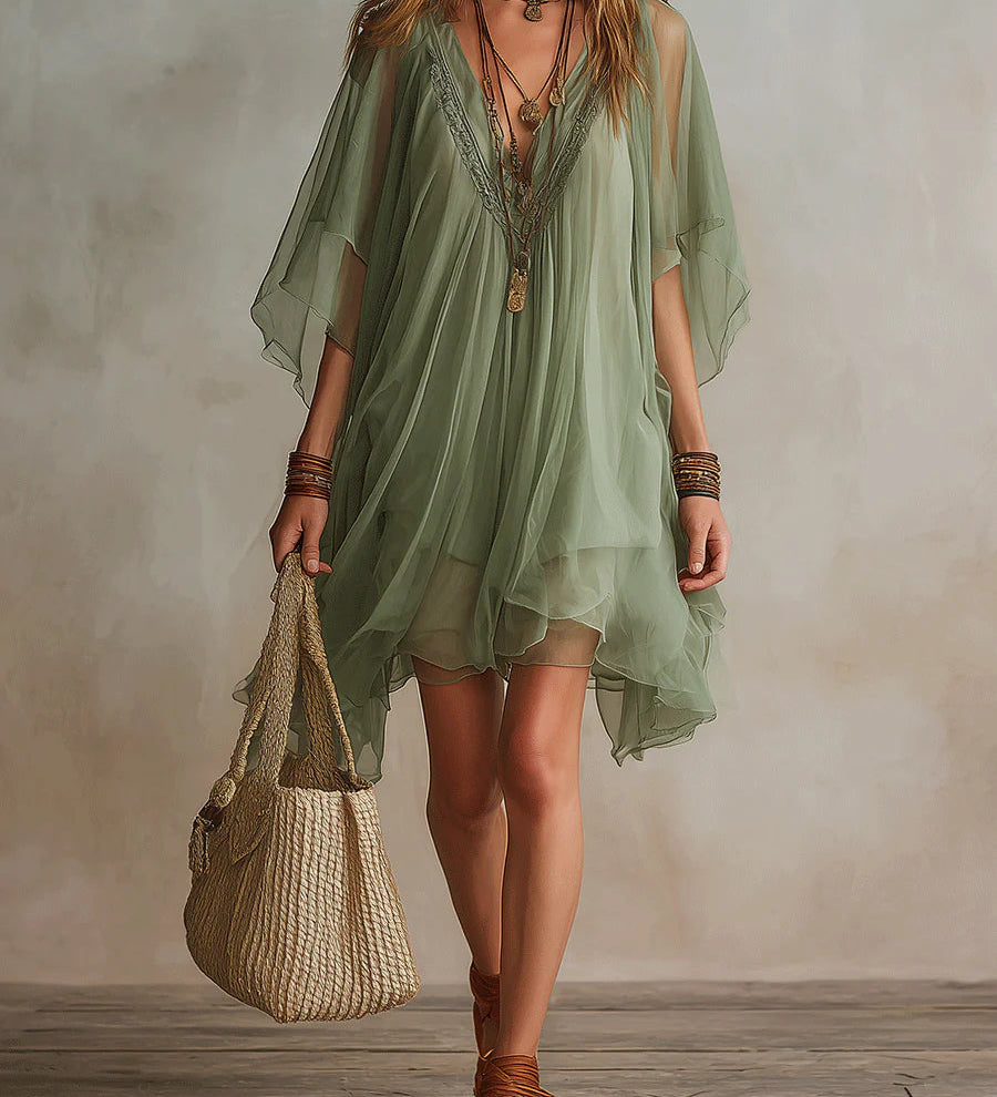 Gertrud – Salbeigrünes Lagenkleid mit Chiffonärmeln