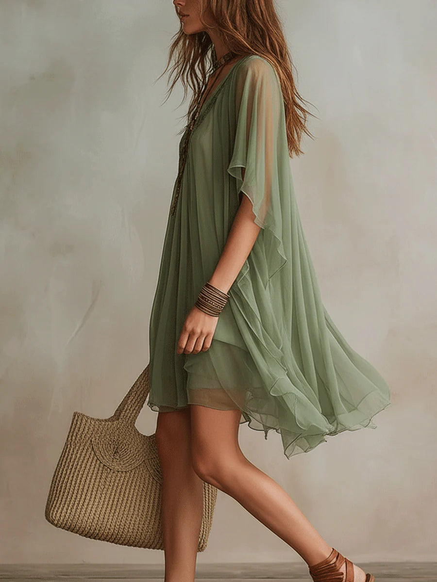 Gertrud – Salbeigrünes Lagenkleid mit Chiffonärmeln