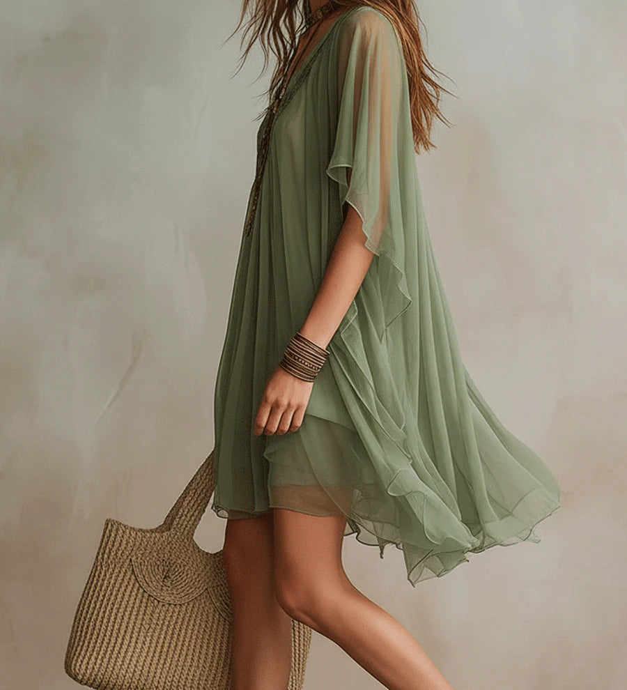 Gertrud – Salbeigrünes Lagenkleid mit Chiffonärmeln