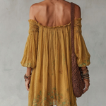 Bernadette – Schulterfreies Kleid mit Blumenstickerei