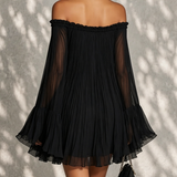 Gudrun – Schwarzes Chiffonkleid mit Glockenärmeln