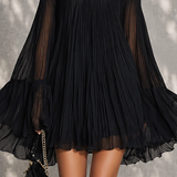 Gudrun – Schwarzes Chiffonkleid mit Glockenärmeln