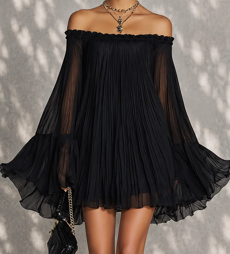 Gudrun – Schwarzes Chiffonkleid mit Glockenärmeln