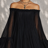 Gudrun – Schwarzes Chiffonkleid mit Glockenärmeln