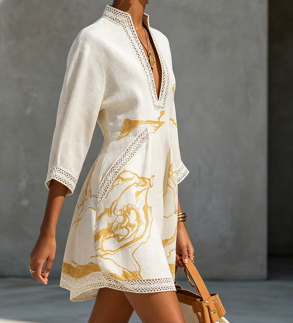 Eliane – Weisses Tunika-Kleid mit Goldprint