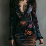 Heidrun – Samtkleid mit floralem Kontrastmuster