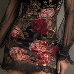 Sonja – Schwarzes Spitzenkleid mit Rosenmuster