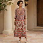 Isabelle – Terrakotta-Kleid mit Ornamentmuster