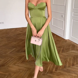 Liora | Elegantes trägerloses Midikleid