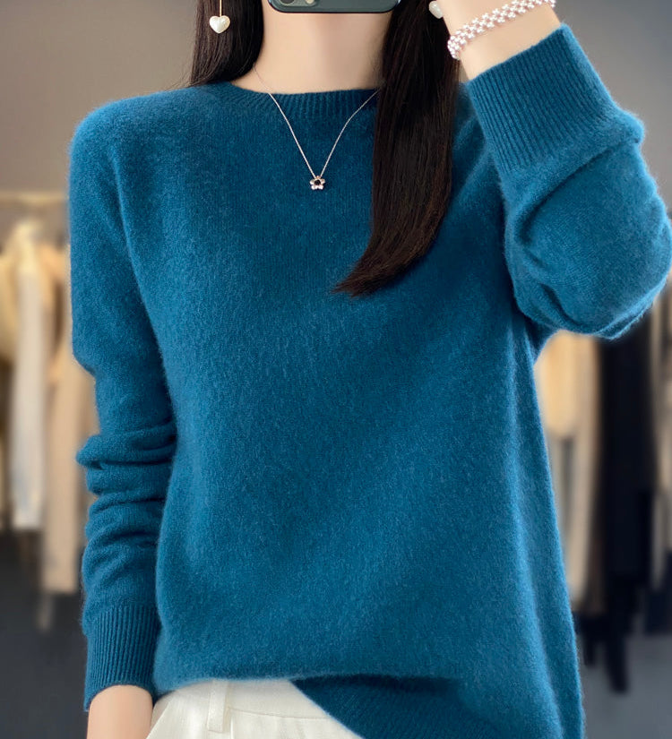Anette – Salbeigrüner Pullover mit Rundhals